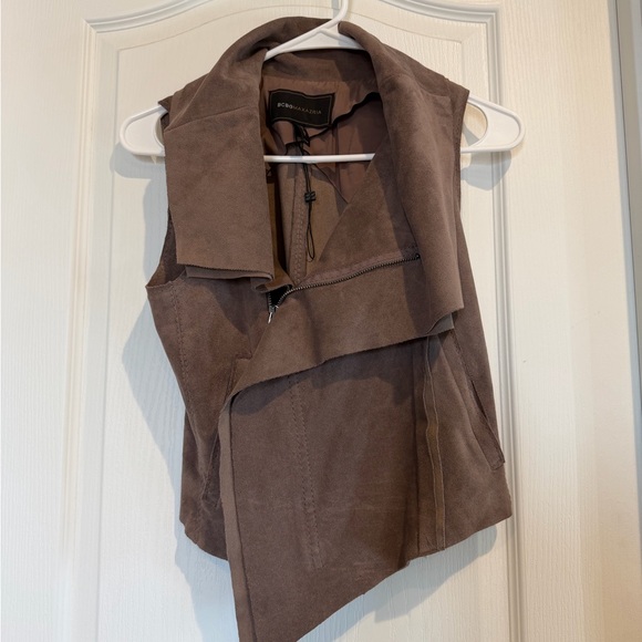 BCBGMaxAzria Taupe Sleeveless Vest - Picture 2 of 6
